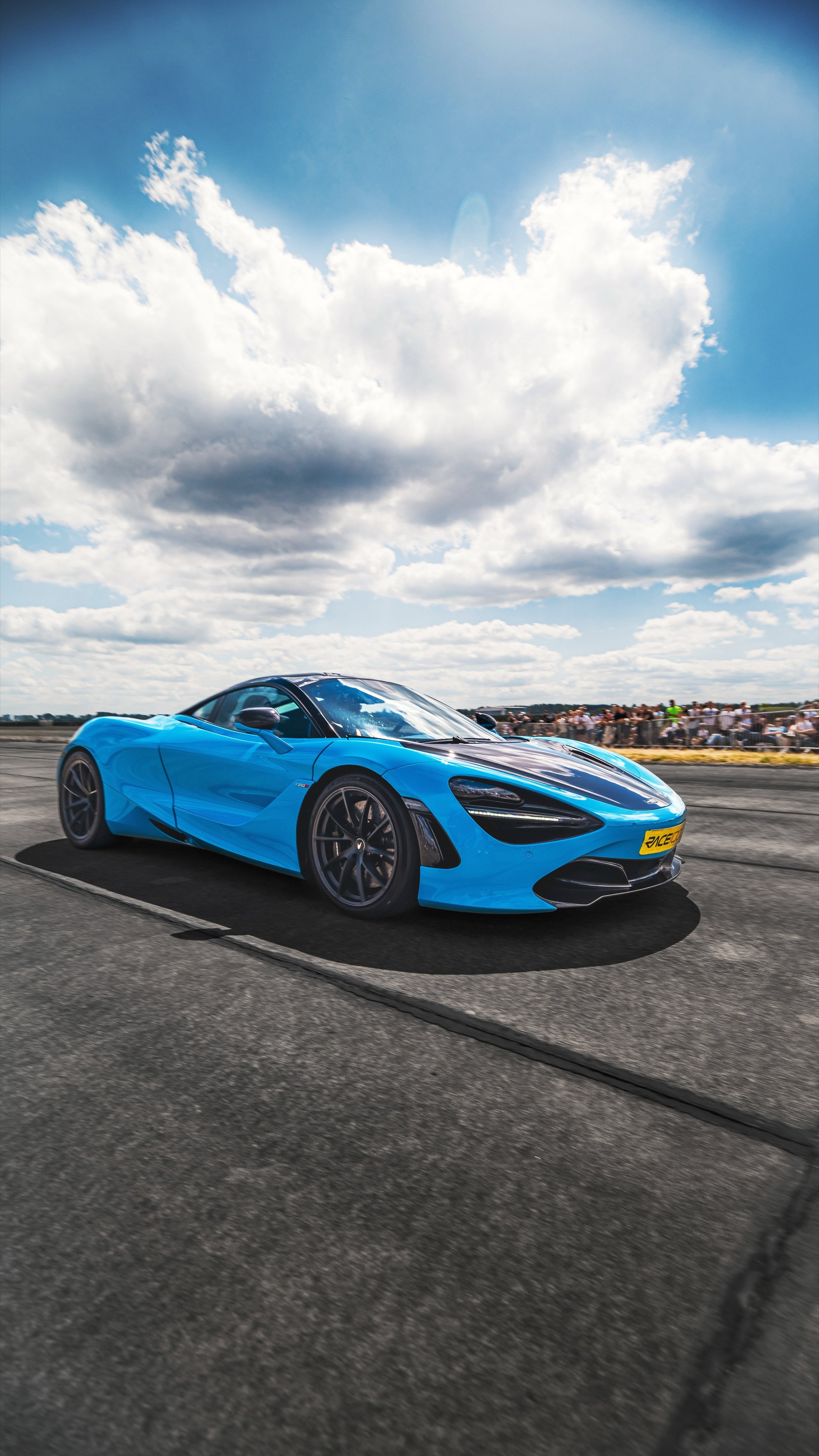 McLaren auf der Strecke beim RACE1000