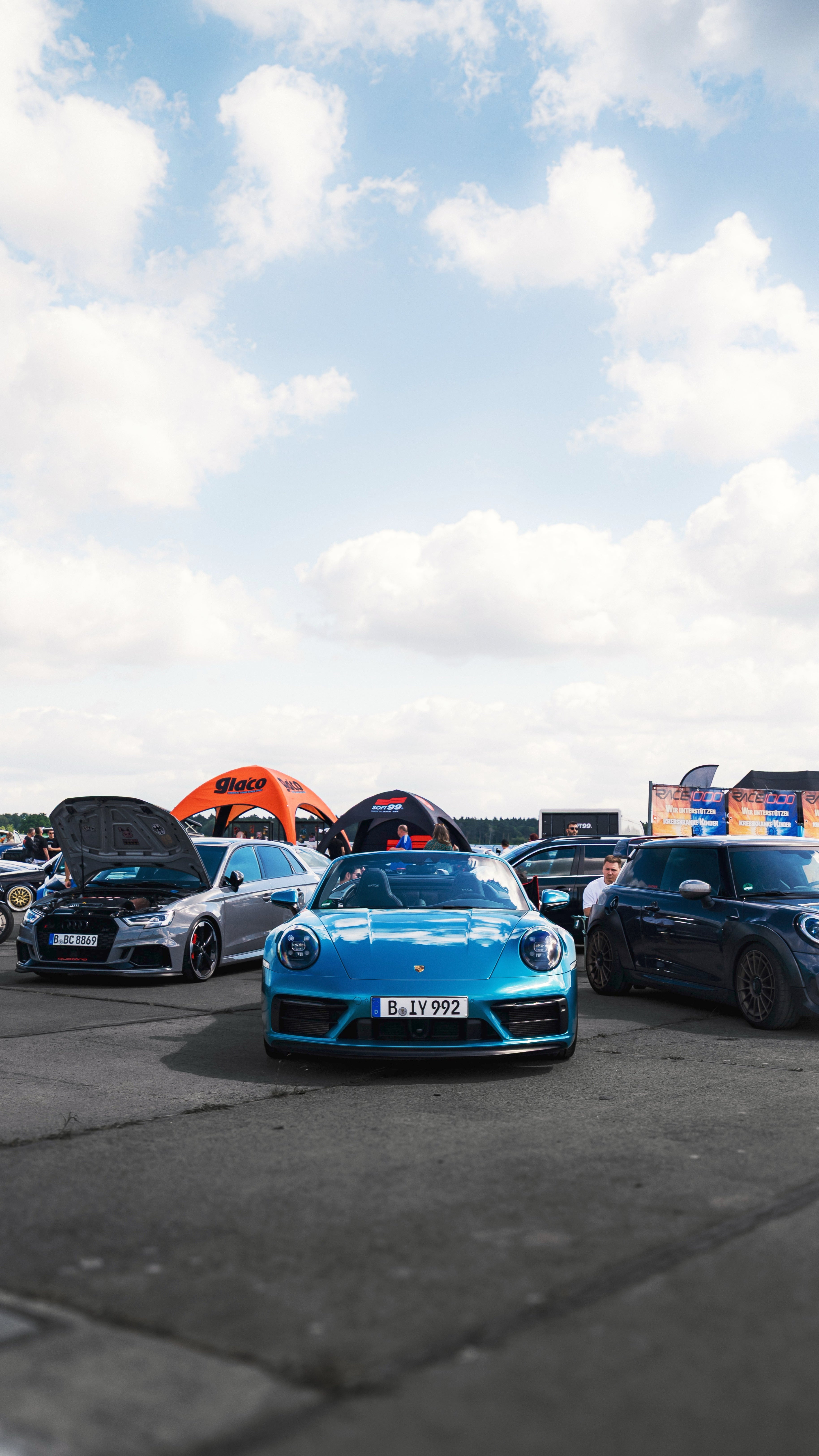 Türkiser Golf auf der Show & Shine Meile